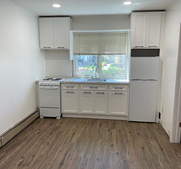 1st image of 233 Warwick Ave #B