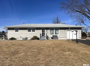 1041 Parkview Rd, Galesburg, IL 61401