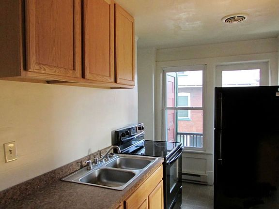 3rd image of 15 W Church St APT 5