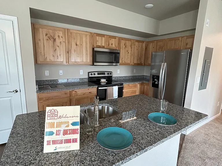 Pelican Bluff Apartments — Photo 26