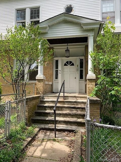 1st image of 10 Eastview Ave APT 2W