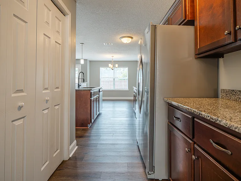 717 Highgrove Ct — Photo 11
