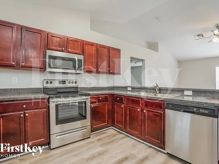 250 North Ave — Photo 6