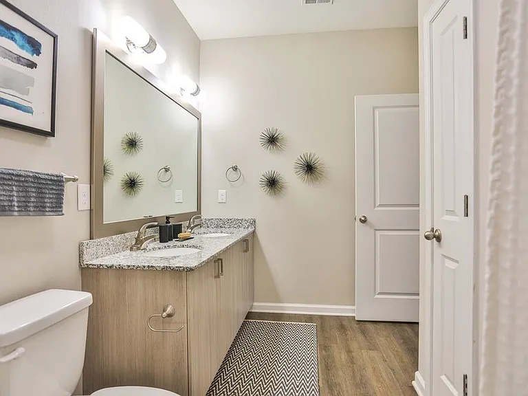 Legacy 521 Apartments — Photo 8