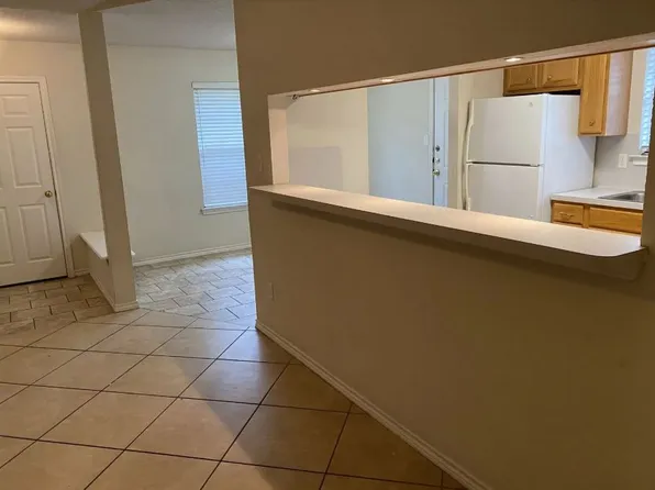945 Willow Pond St #945, College Station, TX 77845