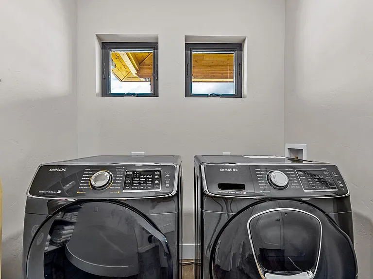 2545 Fryingpan Dr — Photo 40