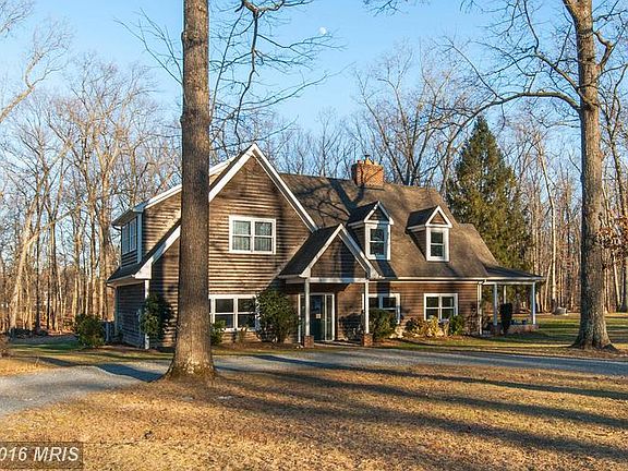 Beautiful treed lot and yard