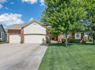 706 W Putter Ct, Andover, KS 67002