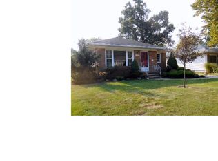 3952 Circlewood Dr, Fairview Park, OH