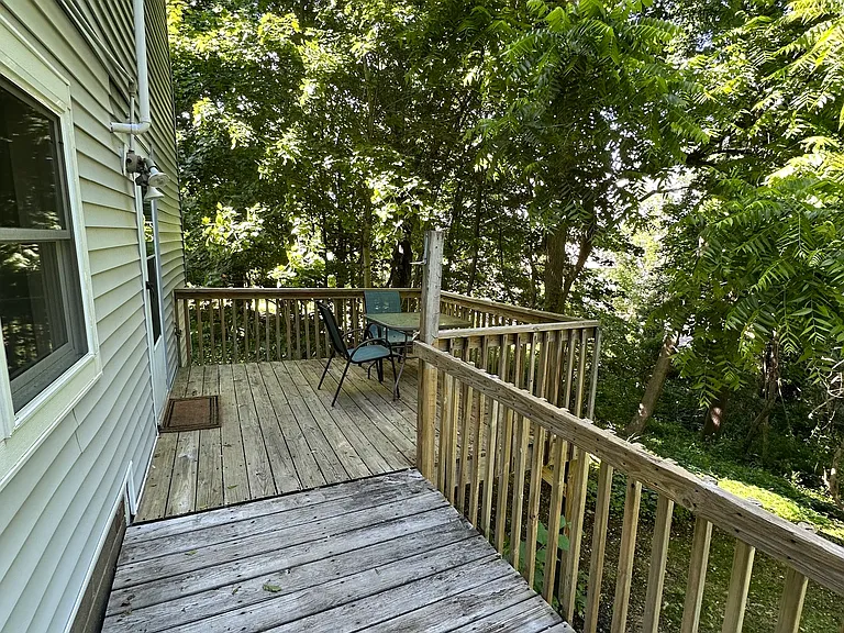 22 Lakeview St #B — Photo 13