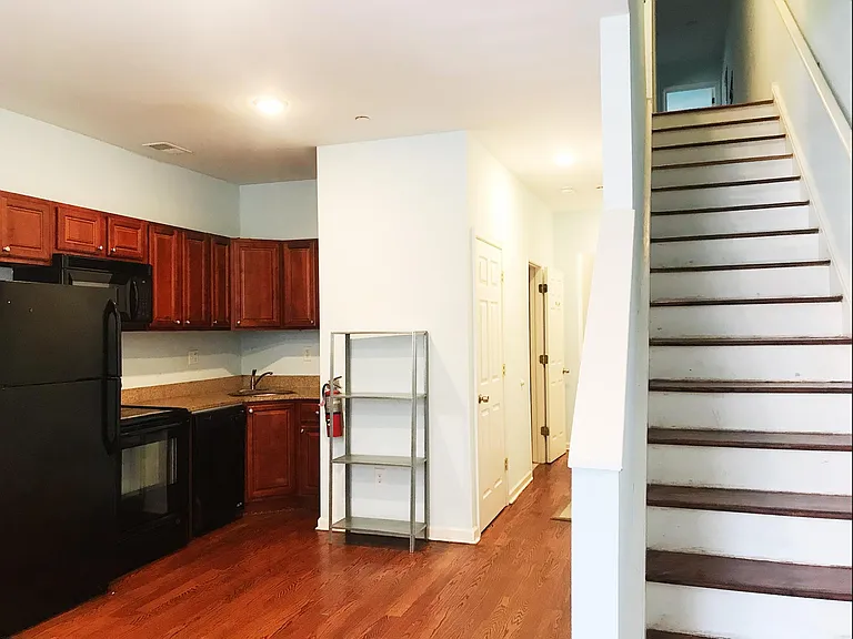 1430 N Willington St #B — Photo 5