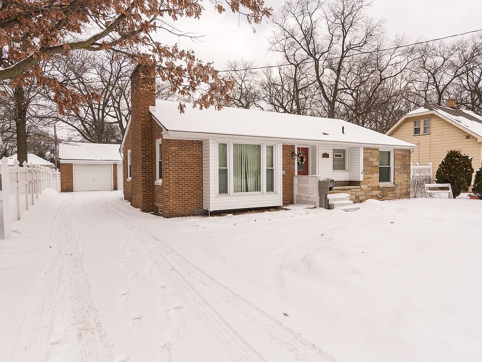 1st image of 1144 E Forest Ave
