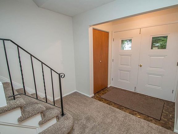 2nd image of 431 Edgewood Cir