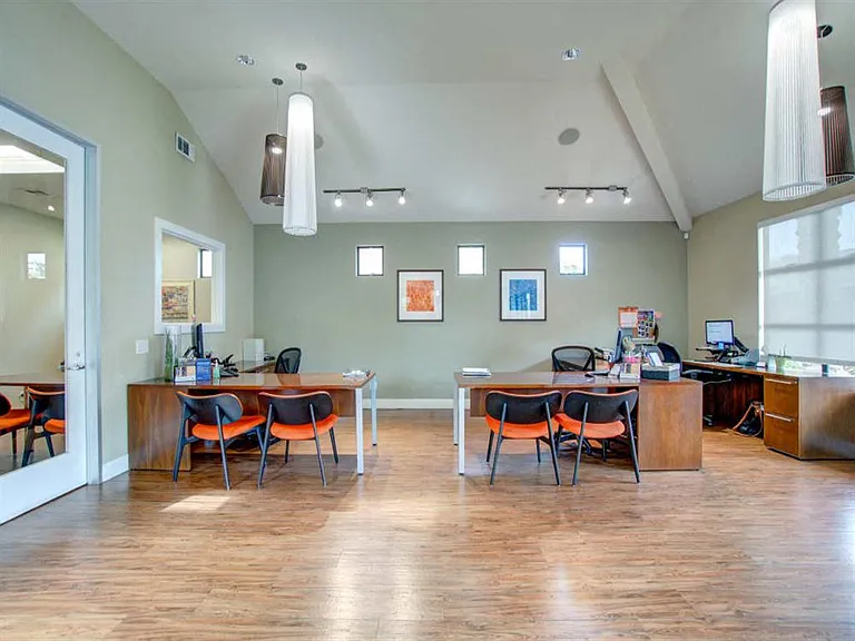 Terra House Apartments — Photo 15