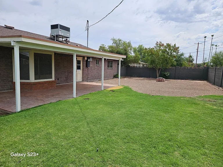 531 E Laguna Dr — Photo 27