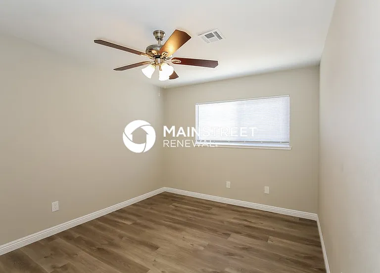 2308 Revere St — Photo 12