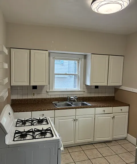 914 W Vine St — Photo 2