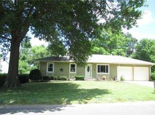 204 W Joy St, Harrisonville, MO 64701