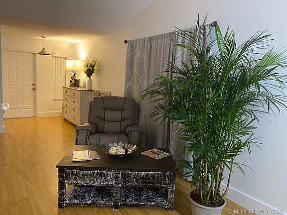 4th image of 1541 Presidio Dr