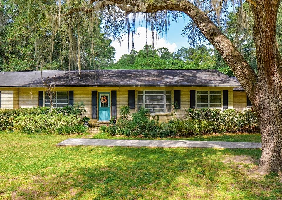 1st image of 2810 NW 23RD BOULEVARD