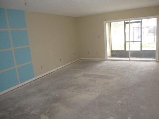 2nd image of 4806 Tangerine Ave #4806