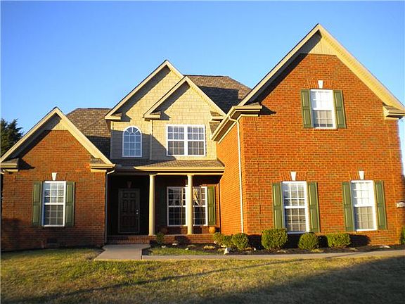 2nd image of 1811 Marian Ln