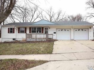 1433 S Comet Rd, Sioux Falls, SD 57103