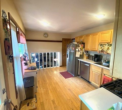 5th image of 726 Windsor Dr