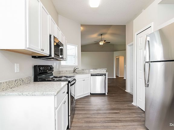 3rd image of 308 Briar Bay Cir