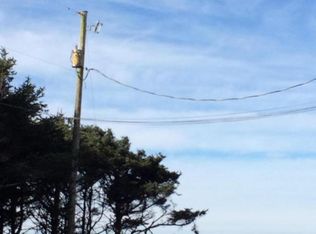 497 W 3rd St, Yachats, OR 97498