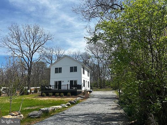 2nd image of 436 Summerville Rd
