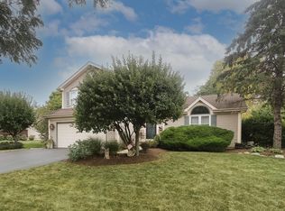 1026 Holly Cir, Lake Zurich, IL 60047