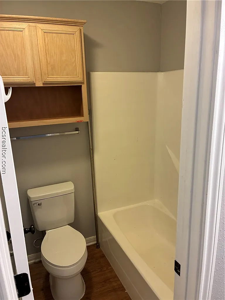 3 bed, 2.5 bath, 6192 sqft, $1,200 — Photo 4
