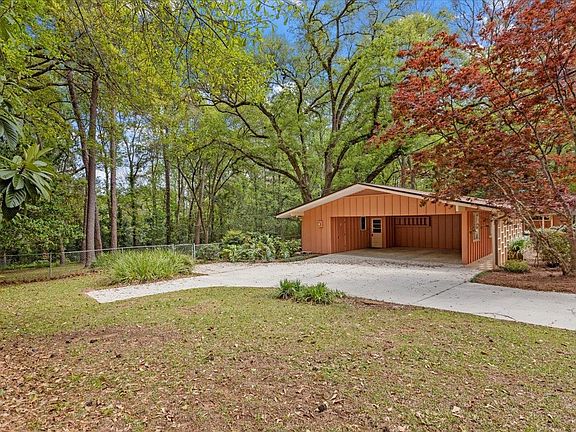 3rd image of 3488 Lakeshore Dr