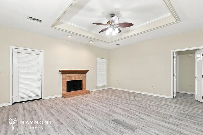 3 bed, 2.0 bath, 1450 sqft, $1,895 — Photo 3