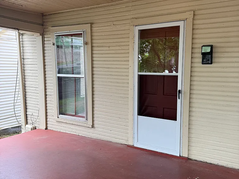 805 Wells Ave SE #A — Photo 2