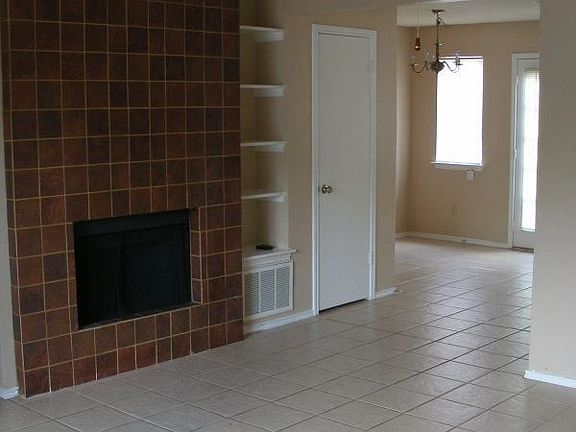 4th image of 9711 Copper Creek Dr #B