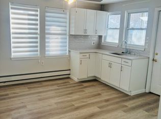 667 Nantasket Ave APT 2, Hull, MA 02045