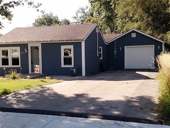 2nd image of 423 Pershing Ave