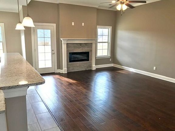 3rd image of 105 Pine Valley Dr