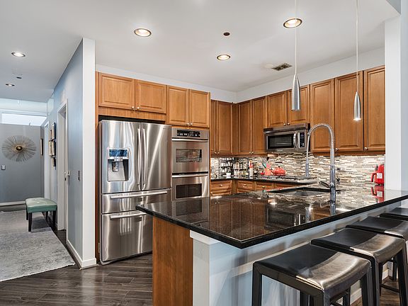 5th image of 333 N Canal St APT 2802