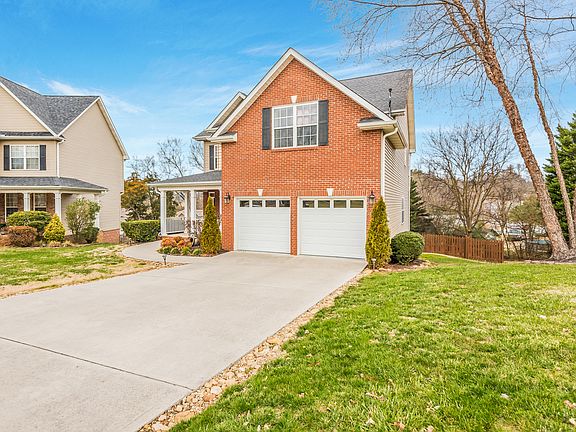 3rd image of 813 Lourdes Ln