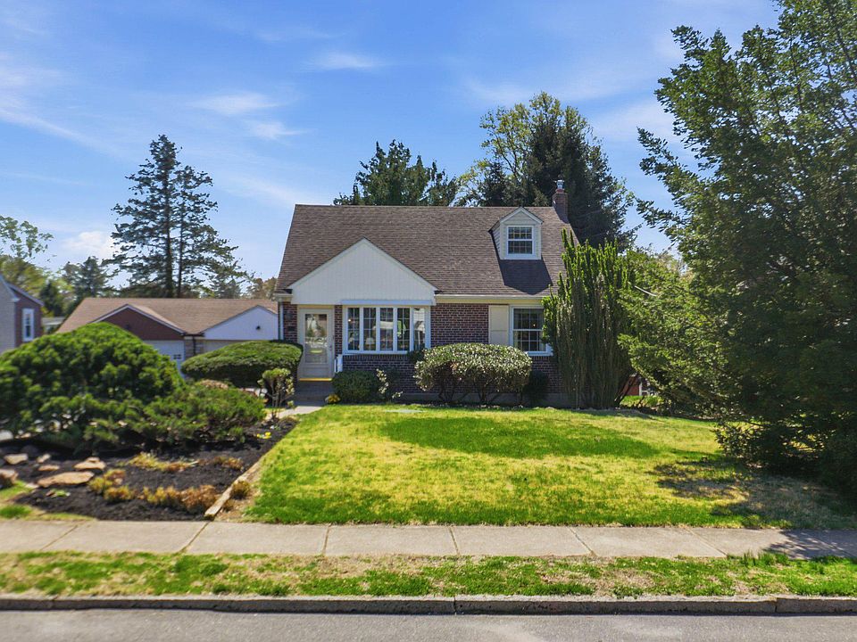 1st image of 348 Valley View Rd