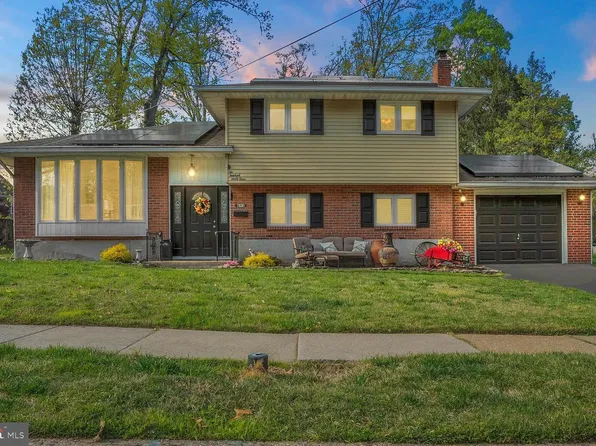 693 Thorny Ln, Glendora, NJ 08029