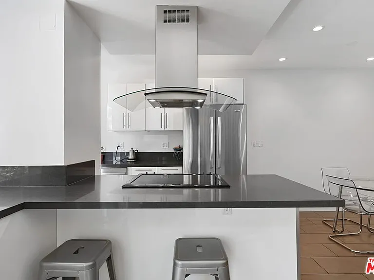 7250 Franklin Ave #414 — Photo 9