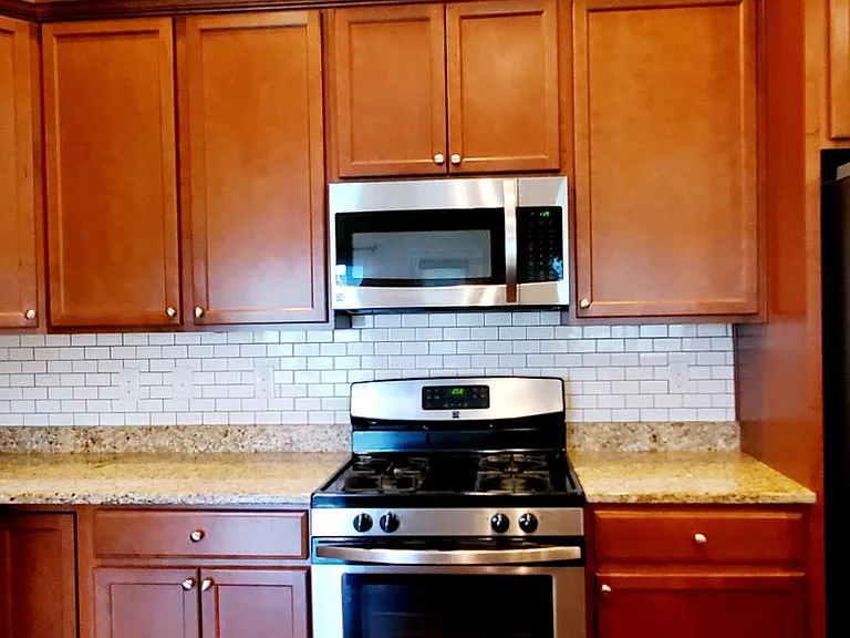 504 Cedar Lakes Dr — Photo 3