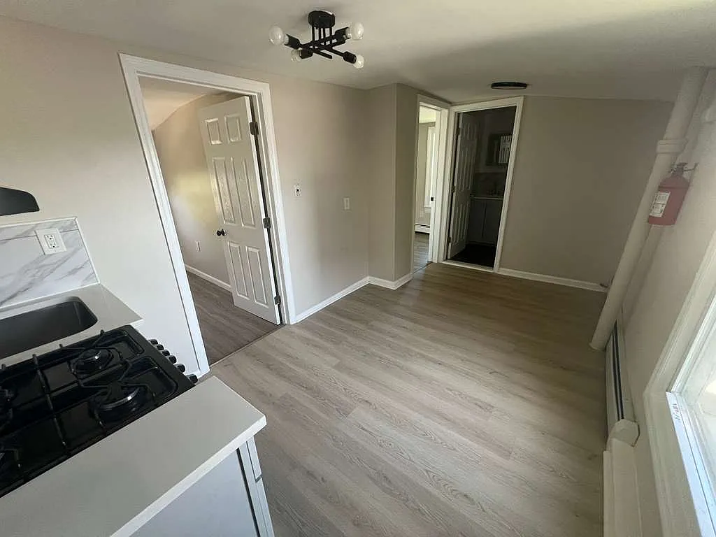 2 bed, $1,650 — Photo 2