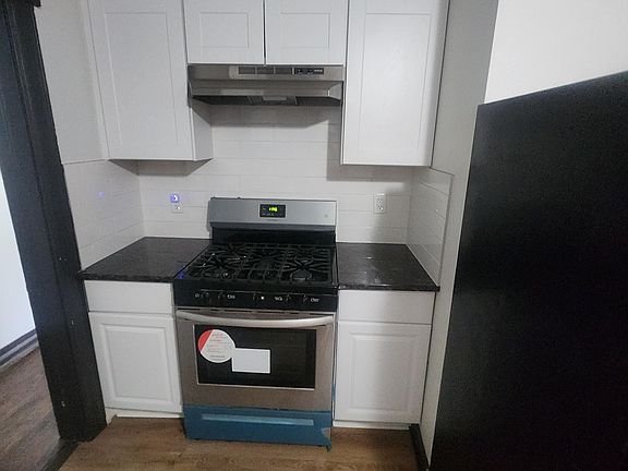 4th image of 40 Warrington Pl APT 1