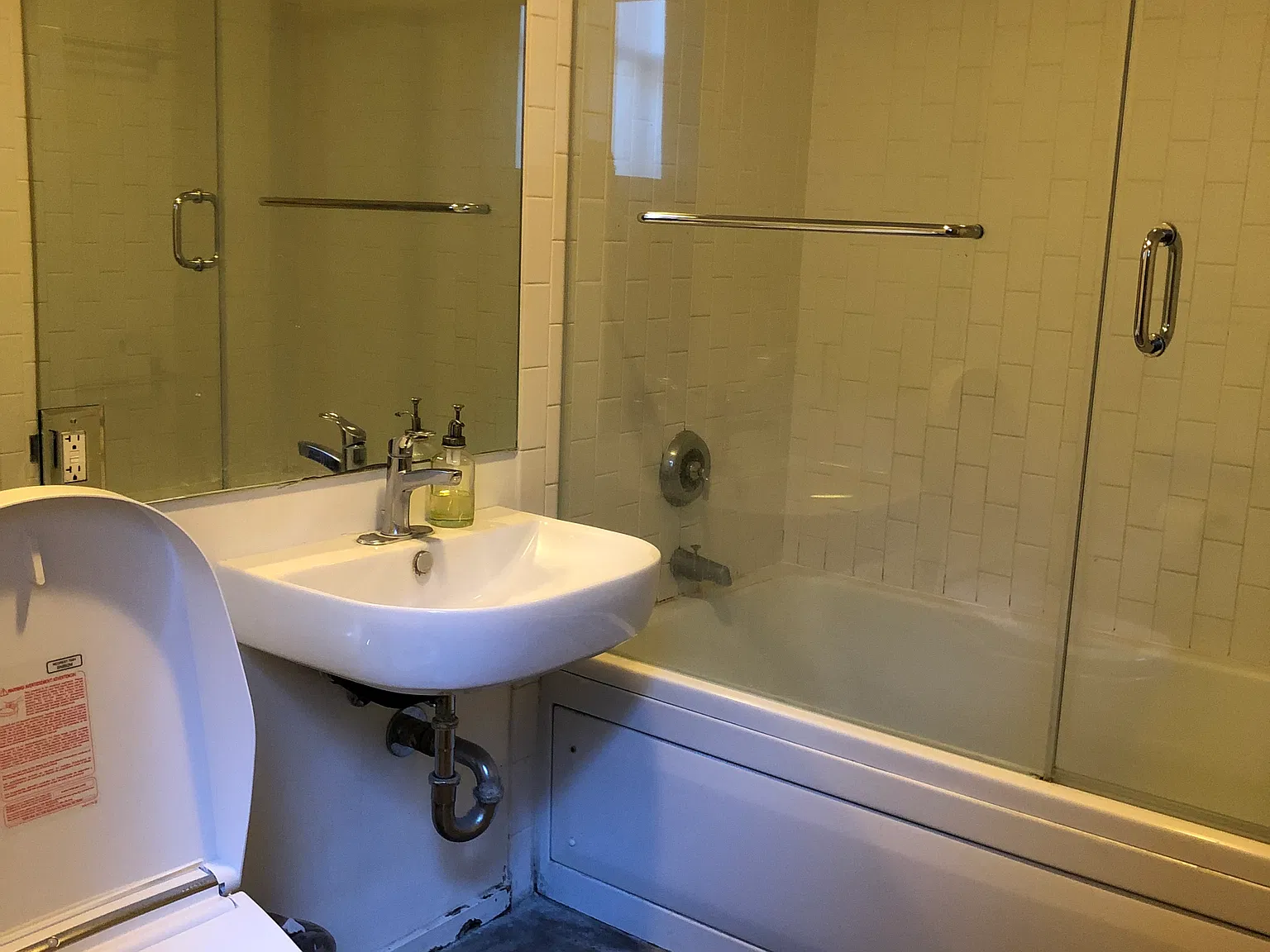 500 Molino St — Photo 3