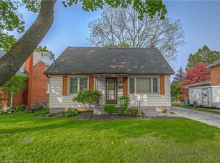 56 Roslin Ave S, Waterloo, ON N2L2G8